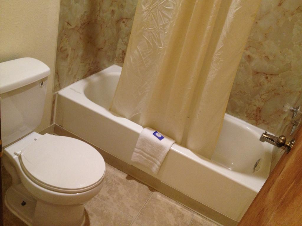 Federal Way Motel Room photo